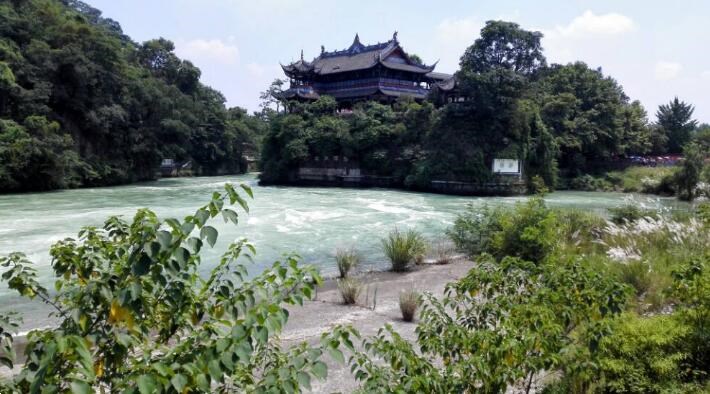 十月暢玩都江堰，感受山水的魅力