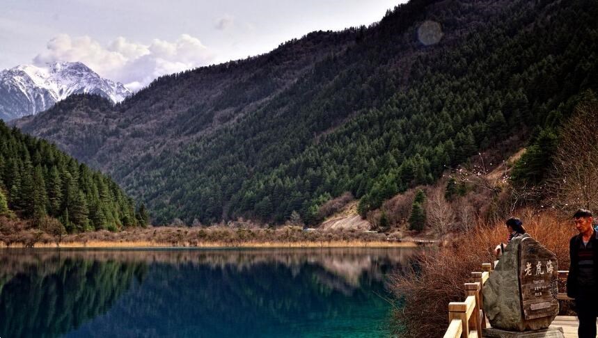 深山之中藏美景，九寨溝老虎海之旅