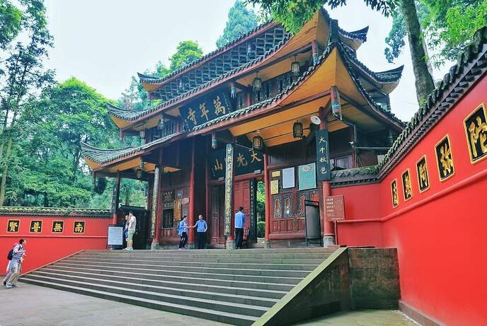 峨眉山萬年寺，深藏悠悠歷史