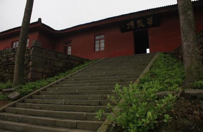 冬游峨眉山華嚴頂，美景值得留戀